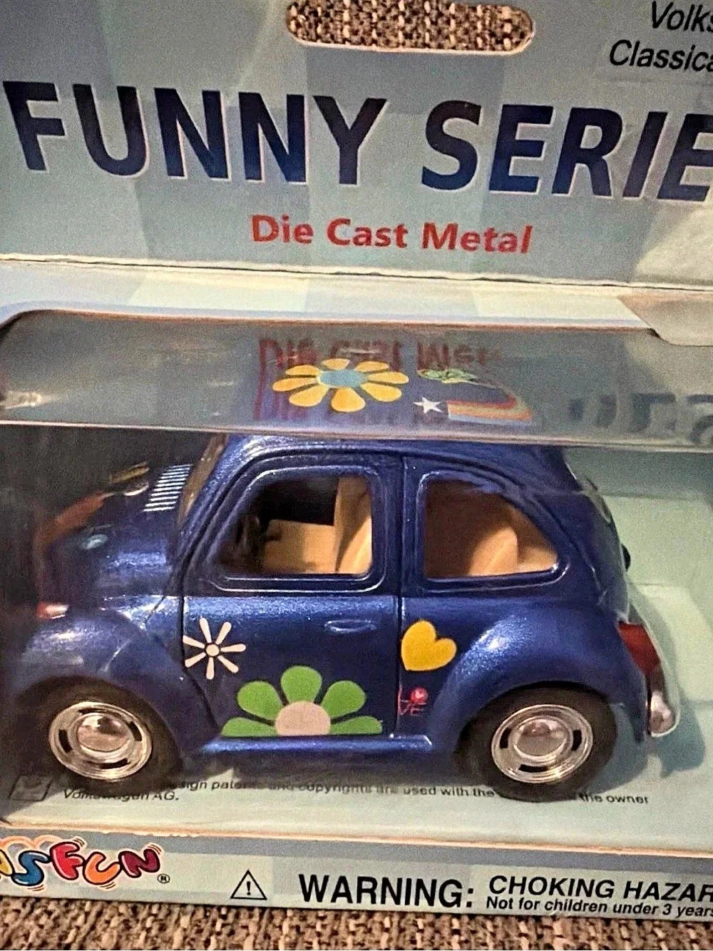 Kinsfun 1967 Volkswagen Classic Beetle Blue/Flowers - Pullback Diecast Car- NEW